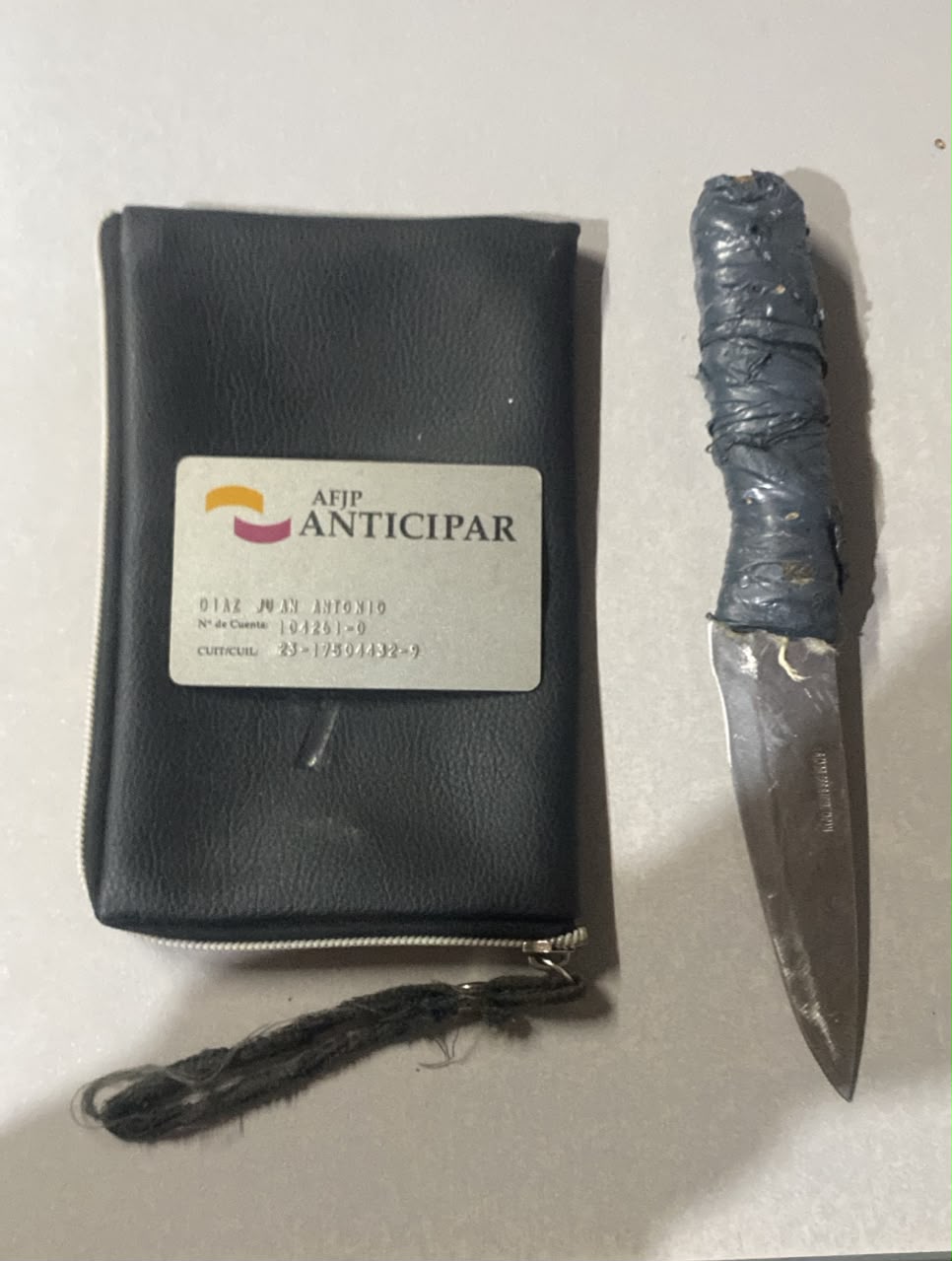 OPERATIVO CERROJO:DETUVIERON A UN HOMBRE CON UN CUCHILLO.