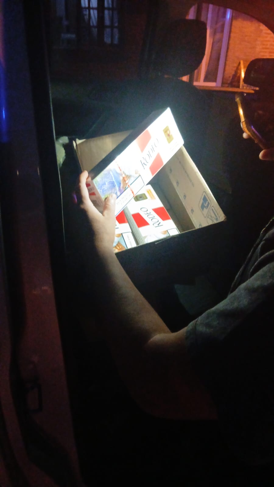 SECUESTRARON 220 PAQUETES DE CIGARRILLOS SIN AVAL ADUANERO